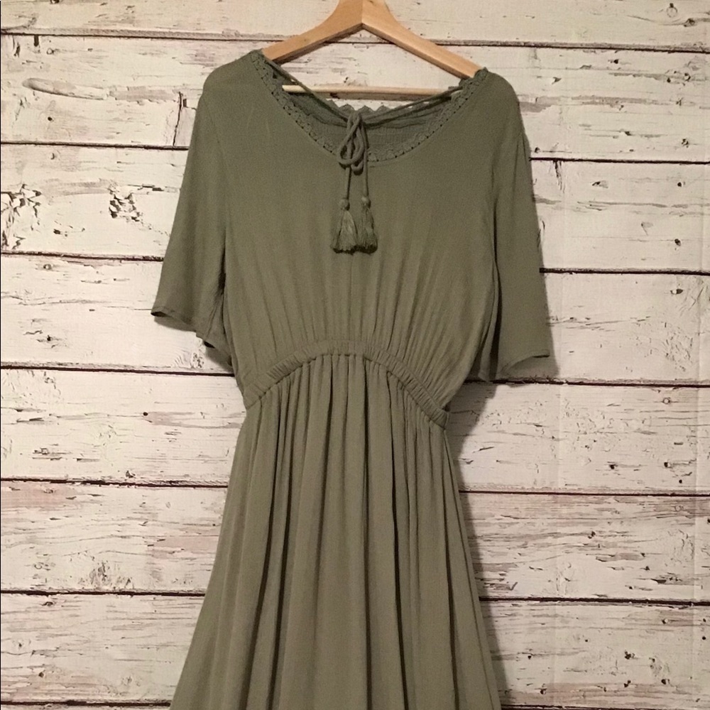 Dress - Picture 2 of 5